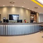 Hampton By Hilton Munich Airport South Hotel 3*