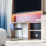 Hampton By Hilton Munich Airport South Hotel 3*