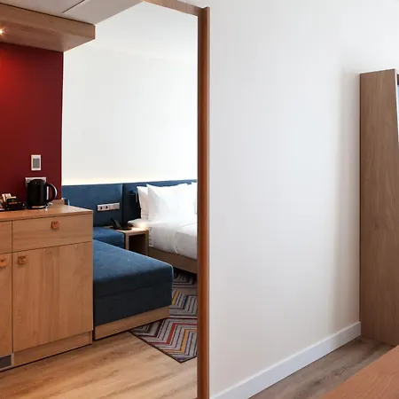 Hotel Hampton By Hilton Munich Airport South 3*