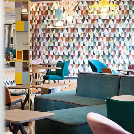 Hampton By Hilton Munich Airport South Hotel 3*