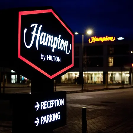 Hampton By Hilton Munich Airport South Hotel 3*
