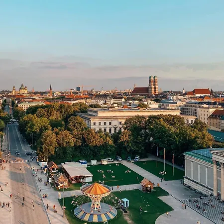 ホテル Hampton By Hilton Munich Airport South 3*