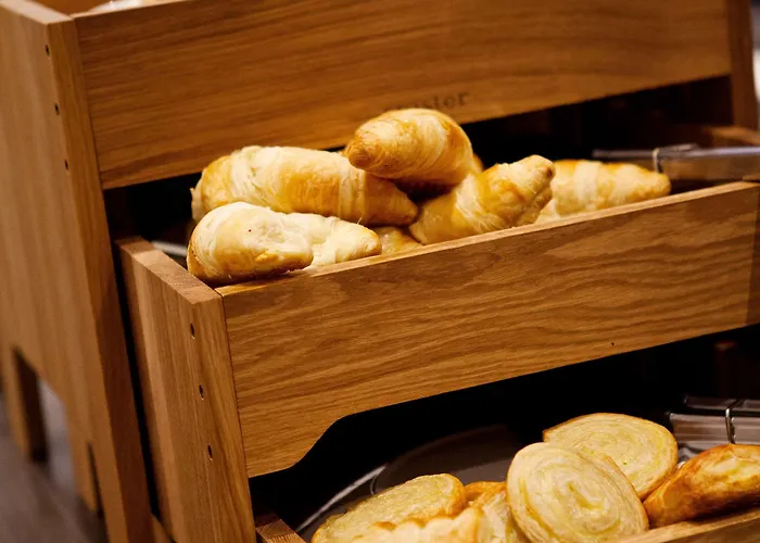 ホテル Hampton By Hilton Munich Airport South ハルベルクモース