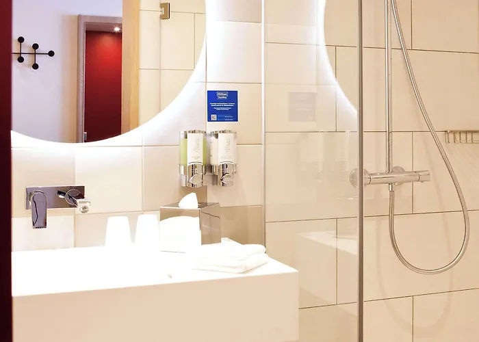 Отель Hampton By Hilton Munich Airport South 3*