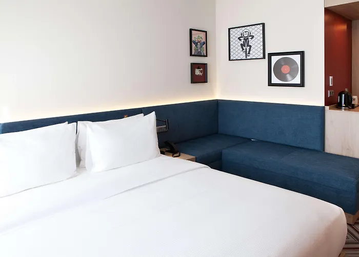 Hampton By Hilton Munich Airport South ホテル 3*
