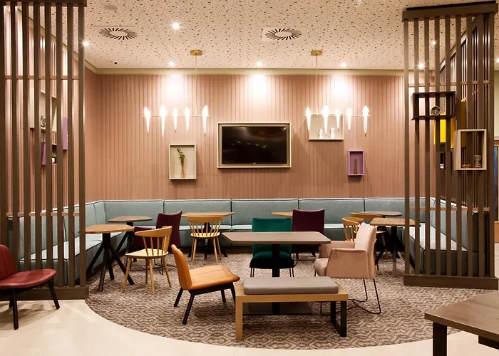 Отель Hampton By Hilton Munich Airport South