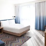 Hampton By Hilton Munich Airport South Hotell 3*