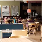 Hampton By Hilton Munich Airport South Hotell 3*