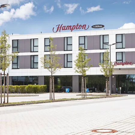 Hampton By Hilton Munich Airport South Отель 3*