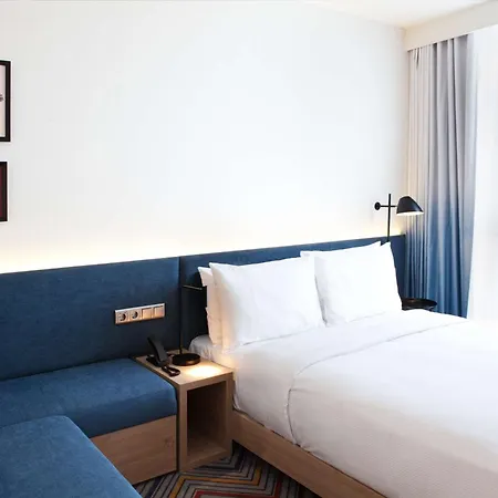 Отель Hampton By Hilton Munich Airport South Халльбергмос