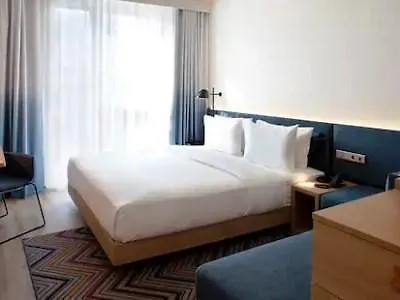 Отель Hampton By Hilton Munich Airport South 3*