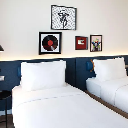 Отель Hampton By Hilton Munich Airport South 3*