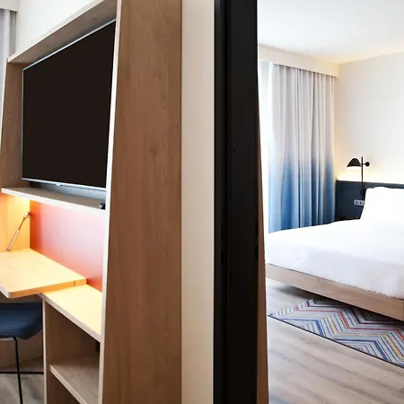 Hampton By Hilton Munich Airport South 3*