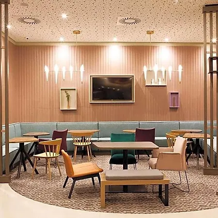 Hotell Hampton By Hilton Munich Airport South