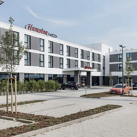 Hotell Hampton By Hilton Munich Airport South 3*
