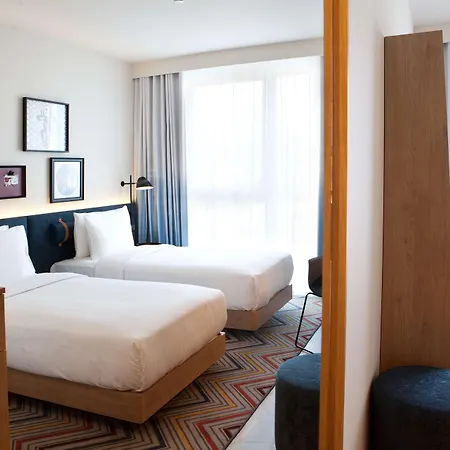 Hotell Hampton By Hilton Munich Airport South 3*