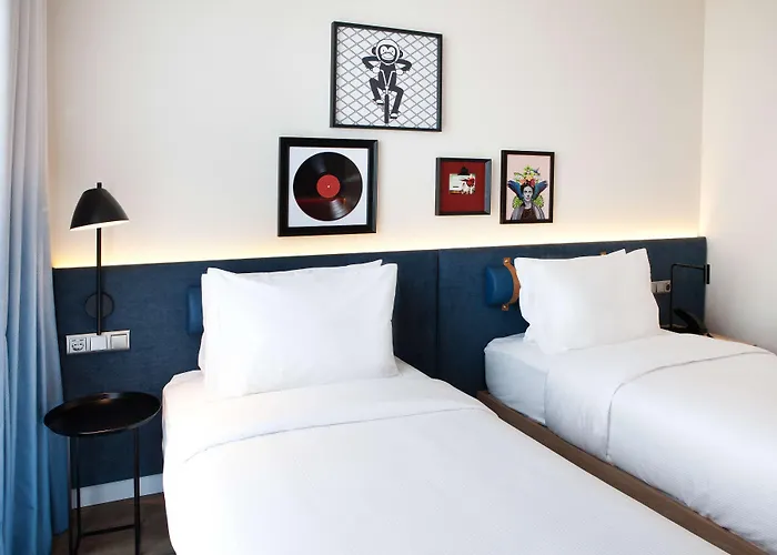 Hotel Hampton By Hilton Munich Airport South 3*
