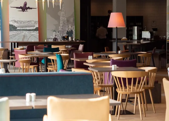 Hampton By Hilton Munich Airport South Szálloda 3*